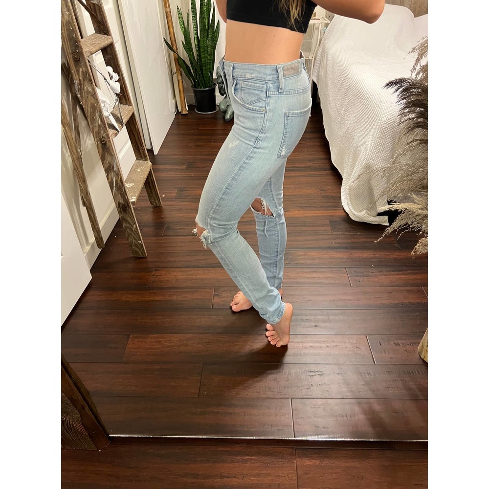 A Gold E Lightwash jeans | Destroyed knees